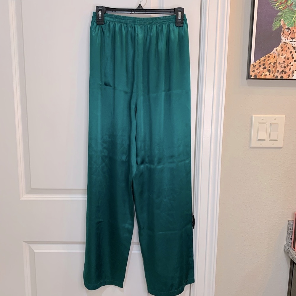 Victoria’s Secret Satin Pajama Set Emerald Green Size Medium - Picture 5 of 10